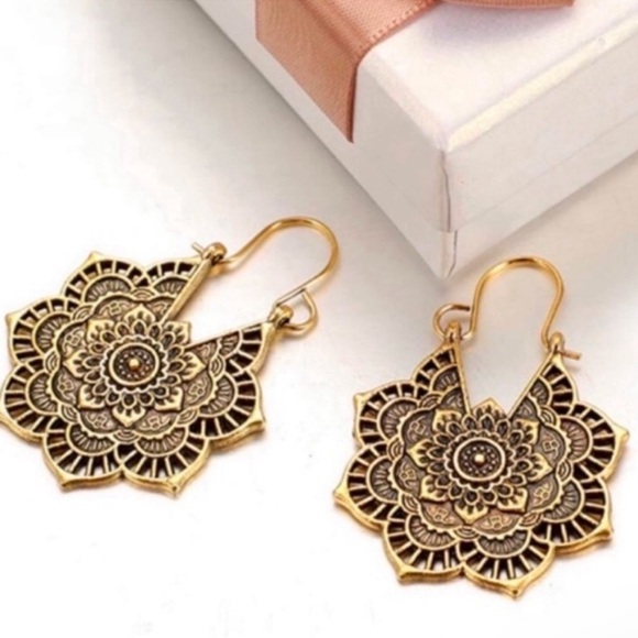 Anthropologie Jewelry - TARNISHED GOLD MANDALA LOTUS FLOWER HUGGIE HOOPS